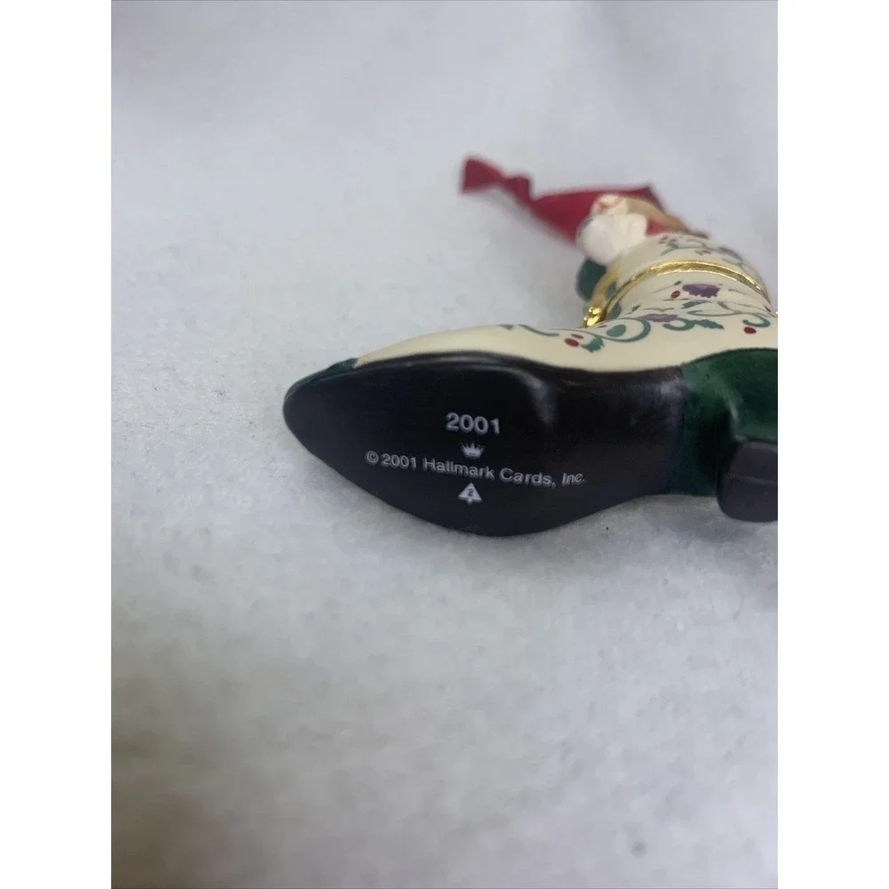 Lot Of 2 Hallmark Fashion Afoot Boot Christmas Ornament Hinged Boxes‎ 2000-2001